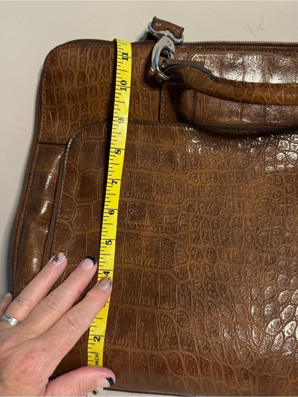 Bueno brown faux leather briefcase crocodile texture Adjustable strap